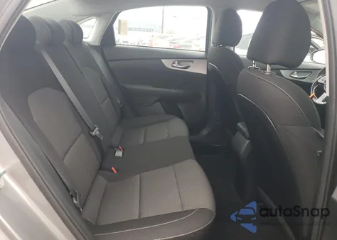 2023 Kia Forte Lx z USA, uszkodzony, nr VIN 3KPF24AD5PE577086